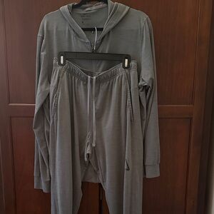 Nike Men's Gray Hoodie and Jogger Set